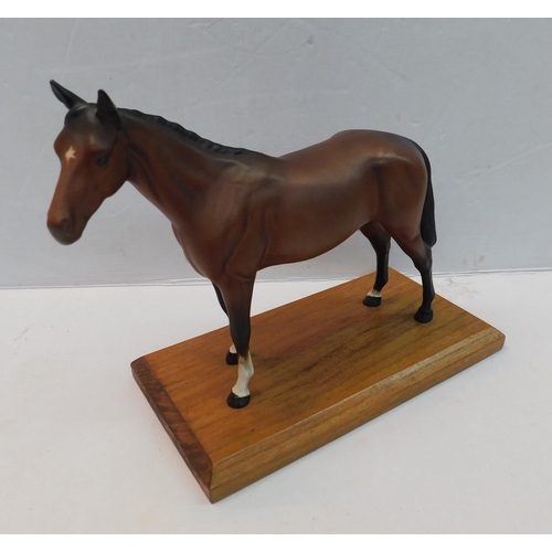 547 - Vintage Beswick horse on plinth - no damage