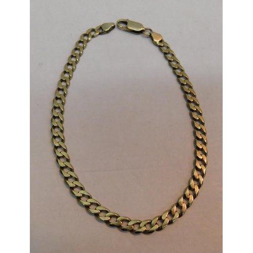 557 - 9ct Gold curb link bracelet 9 1/4