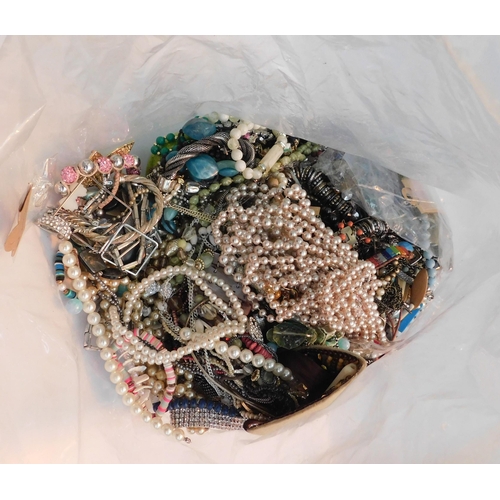 300 - Large bag of costume jewellery