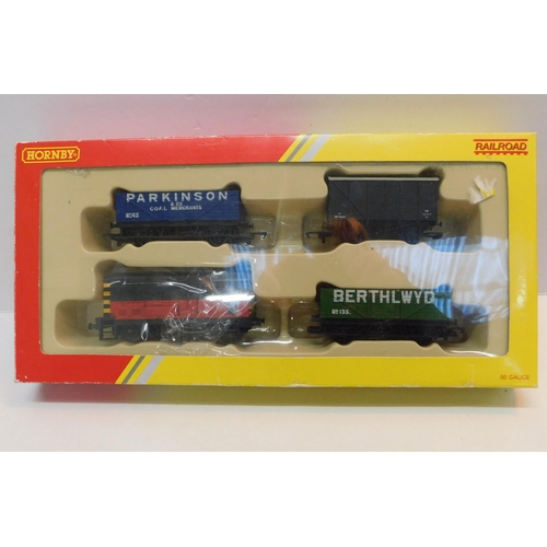 489 - Hornby railroad train pack - boxed