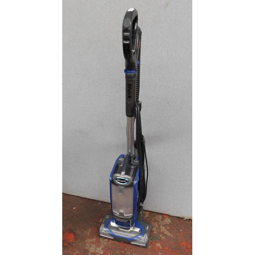 155 - Shark vacuum cleaner (unchecked)