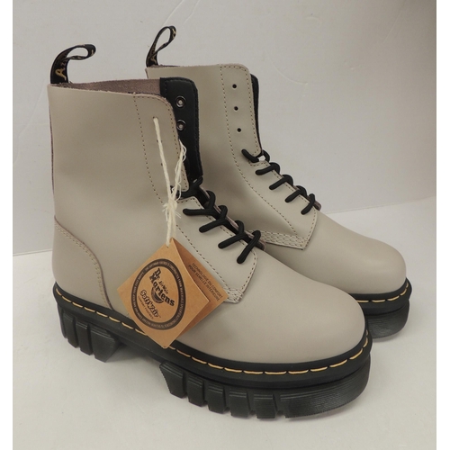 49 - Audrick 8 eye boot - Doc Marten - size 6