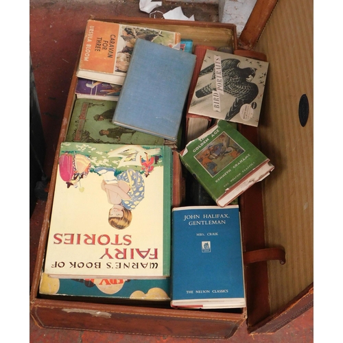 111 - Vintage suitcase of vintage and antiquarian books