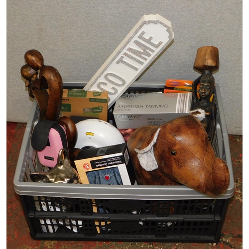 119 - Box of household items