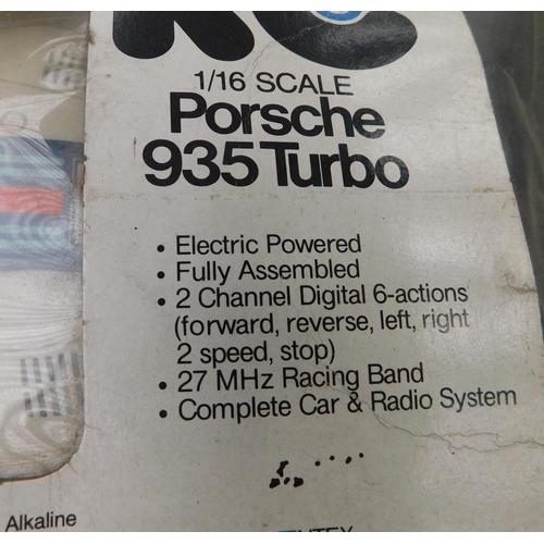 76 - Porsche 935 radio control car - unchecked