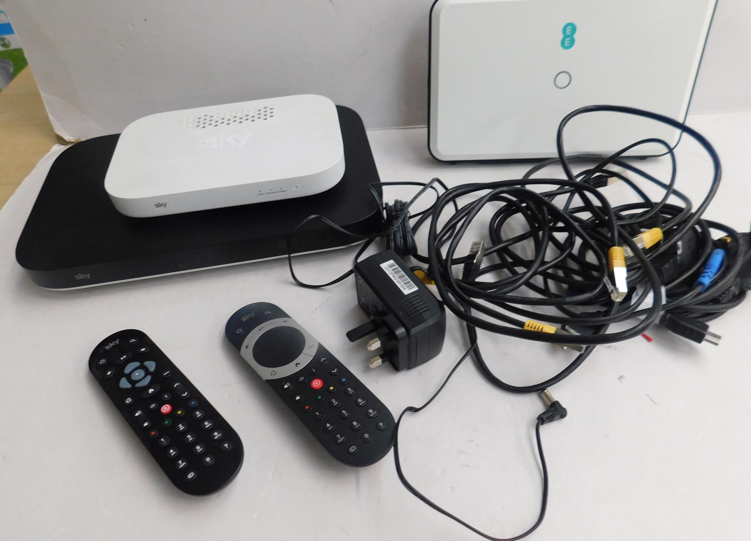Sky Q set top box 2TB hard drive, Q set top booster, two handsets and ...