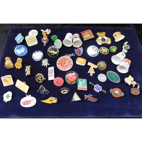 Mixed pin badges and thimbles