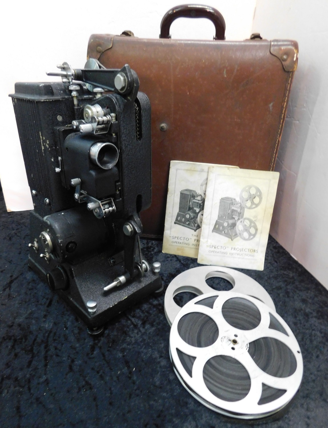 Specto projector in original case with instructions