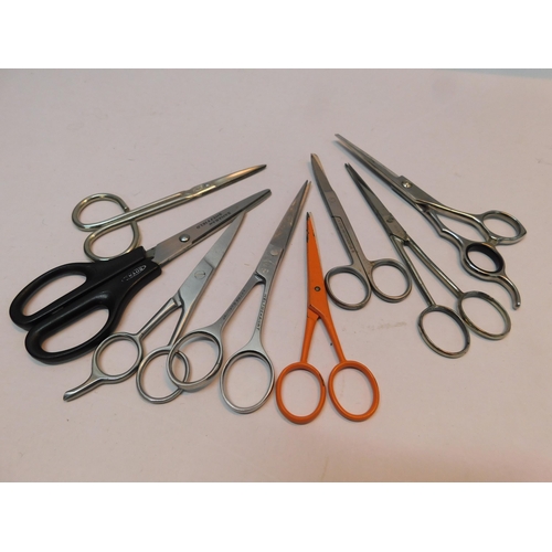 414 - Mixed scissors - incl. hairdressing scissors