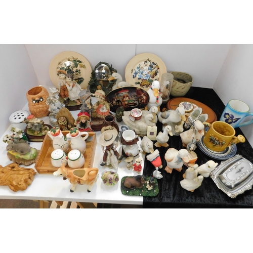 341 - Large collection of ceramics