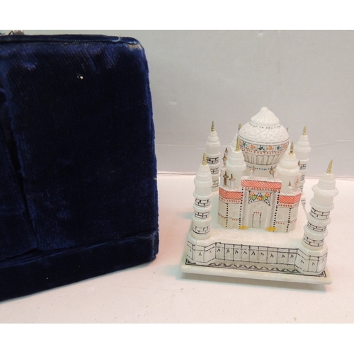 475 - Miniature replica of Taj Mahal in presentation box