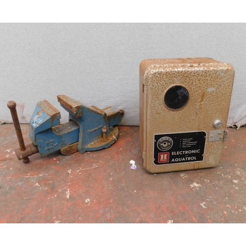 1 - Taskmaster no.6 vice and case for electronic aquatrol...