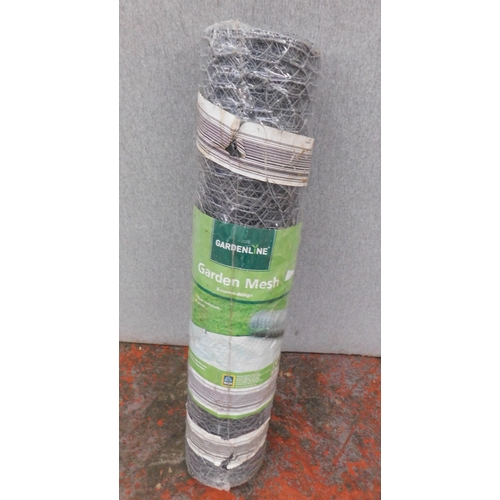 28 - Roll of garden mesh - approx. 52cm x 12m...