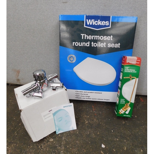 35 - Bathroom accessories...