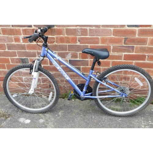 40 - Girls Apollo mountain bike - 18gears and front suspension...