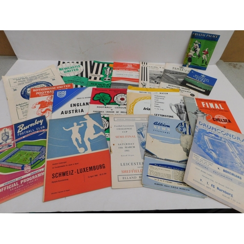 Big match football programme collection 1950s/60s - finals etc. (20)