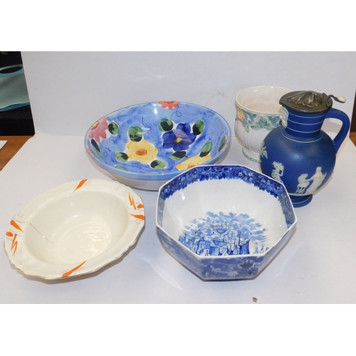 425 - Selection of ceramic bowls and large Wedgwood Doric jug