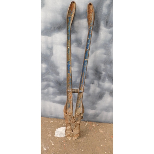Lot 30        