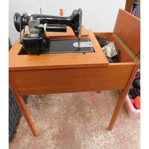 Pfaff 30 sewing machine W/O - with accessories in stand