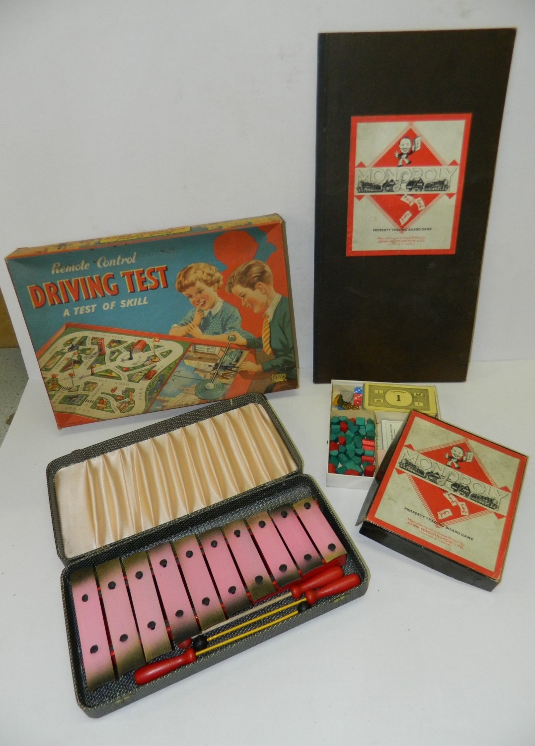 Selection of vintage toys and games - incl. Monopoly