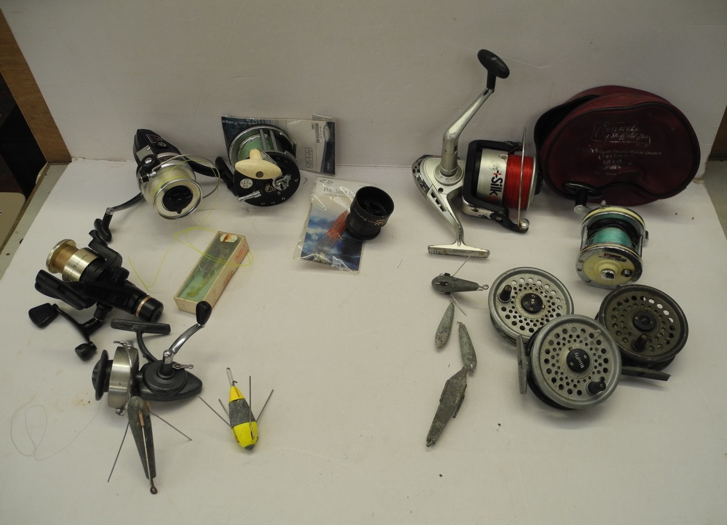 Box of fishing reels (seafishing and coarse)