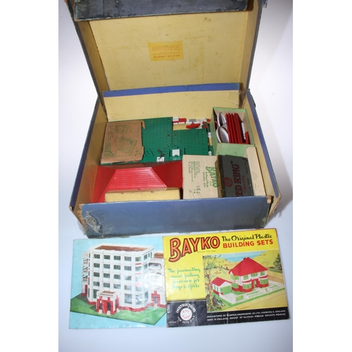 172 - 1950's Bayko Building Set