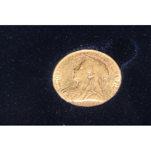 238 - Victoria veiled head gold sovereign, having left facing portrait with initials TB below, dated 1899,... 