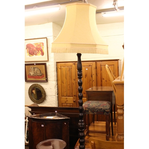 411 - Nest of three oak tables, bobbin column standard lamp and shade, mahogany tripod plant stand, occasi... 