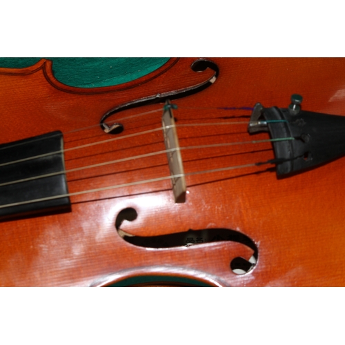 161 - Two cased violins with bows (one 3/4 size).
Condition - 3/4 violin in fairly poor condition.