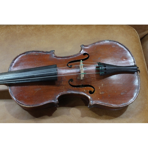 161 - Two cased violins with bows (one 3/4 size).
Condition - 3/4 violin in fairly poor condition.