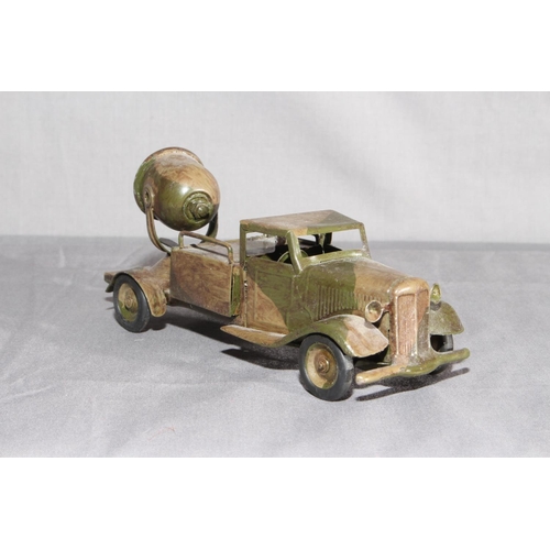 32 - Triang Minic 49M ECF clockwork tinplate Army Searchlight Lorry.   Very Good unboxed, clockwork motor... 