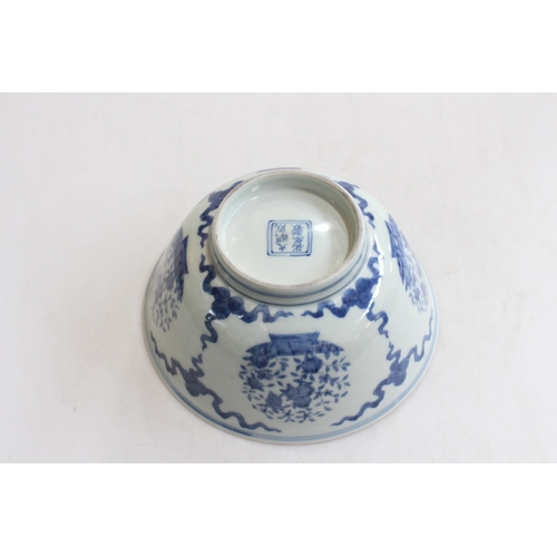 174 - Chinese blue and white bowl, 20cm diameter.