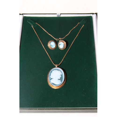 199 - 9 carat gold mounted pale blue cameo jewellery comprising pendant/brooch with gold chain, and pair o... 