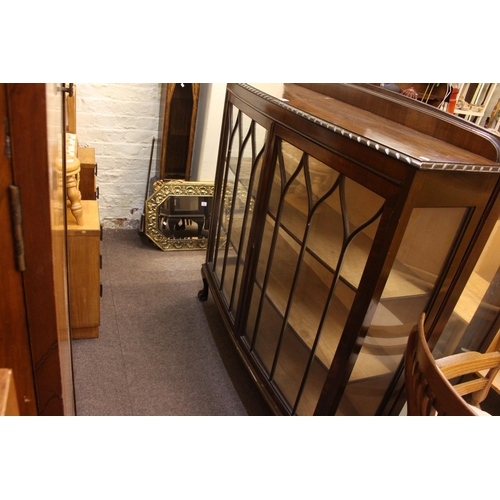 371 - Two early 20th Century china cabinets, brass framed wall mirror and gilt framed wall mirror (4).