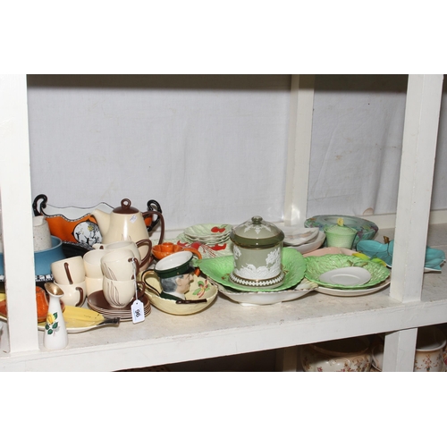 96 - Large collection of Carlton Ware including Australia design tableware, leaf dishes, match strikers, ... 