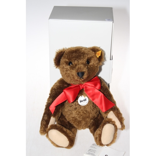 175 - Classic Steiff 1909 mohair Growler teddy bear in box.