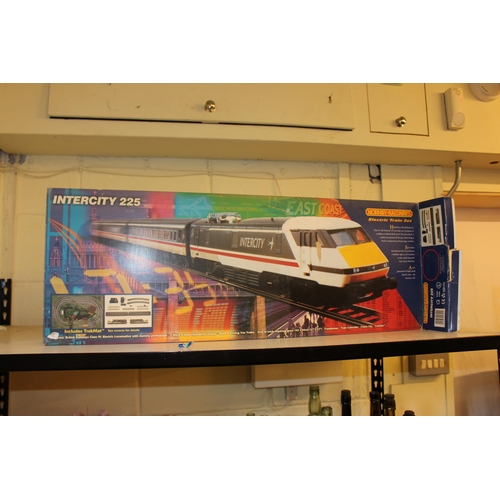 103 - Hornby Railway electric train set Intercity 225.