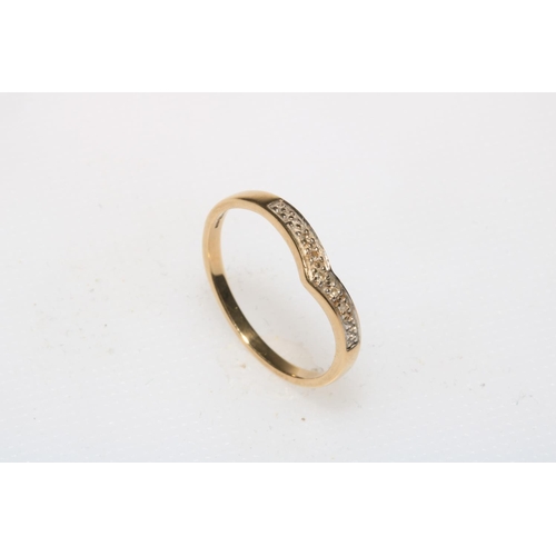 199 - Diamond wishbone 9 carat gold ring, size M.