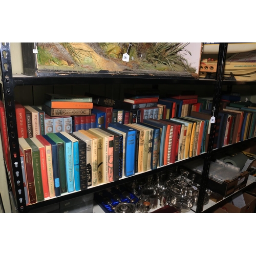 62 - Good collection of mostly boxed Folio Society books including Winston Churchill, Oscar Wilde, Shakes... 