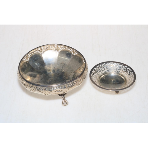 252 - Two silver bon bon dishes, one on ball and claw feet, Birmingham 1919 and 1920, longest 13cm diamete... 