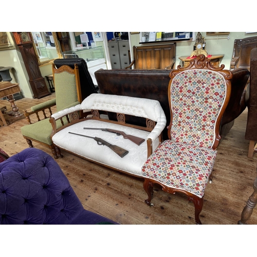 410 - Edwardian parlour settee, Victorian gents chair and Victorian Prie Dieu.