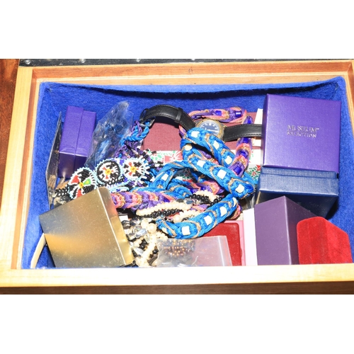 129 - Box of costume jewellery.