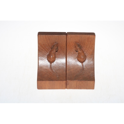 224 - Robert Thompson of Kilburn 'Mouseman' pair of oak book ends, 16cm.