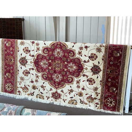 313 - Keshan style carpet 2.80 by 2.00.