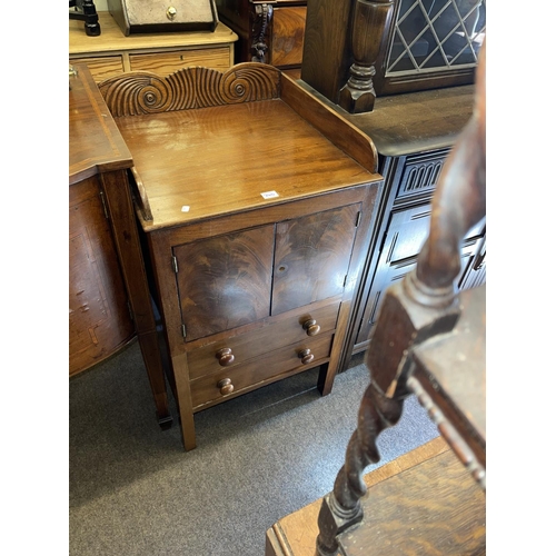 340 - Edwardian oval mahogany extending dining table, leaf and winder, four ladder back dining chairs, two... 