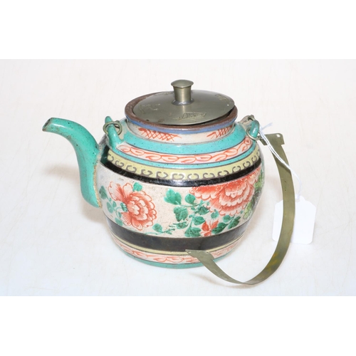 140 - An early Chinese teapot for the Islamic market, impressed mark to base.