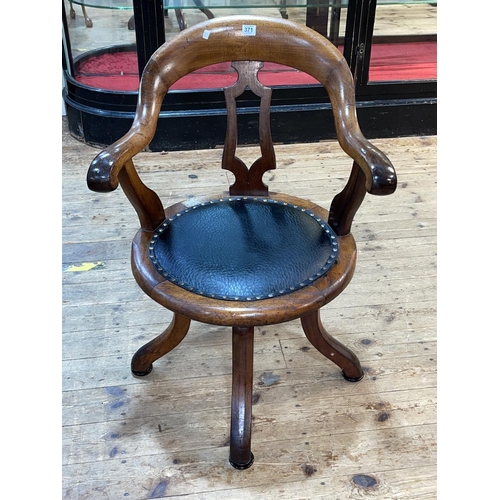 371 - Late 19th Century/early 20th Century swivel office desk chair.