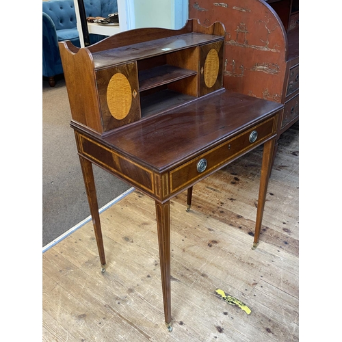 384 - Inlaid mahogany ladies writing desk, the upper section having two central open compartments flanked ... 