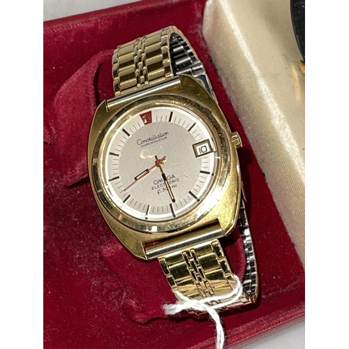 212 - Omega gents Constellation Chronometer electronic wristwatch, with box and papers.