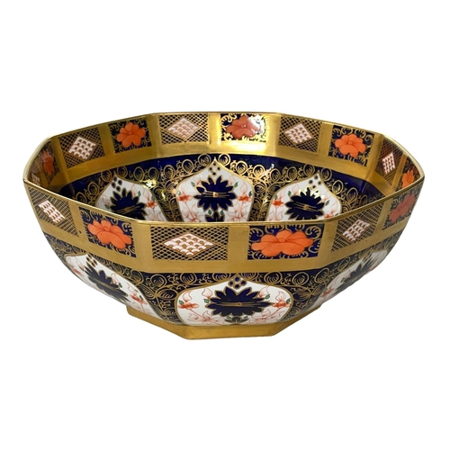 255 - Royal Crown Derby Imari octagonal fruit bow, 25.5cm diameter.